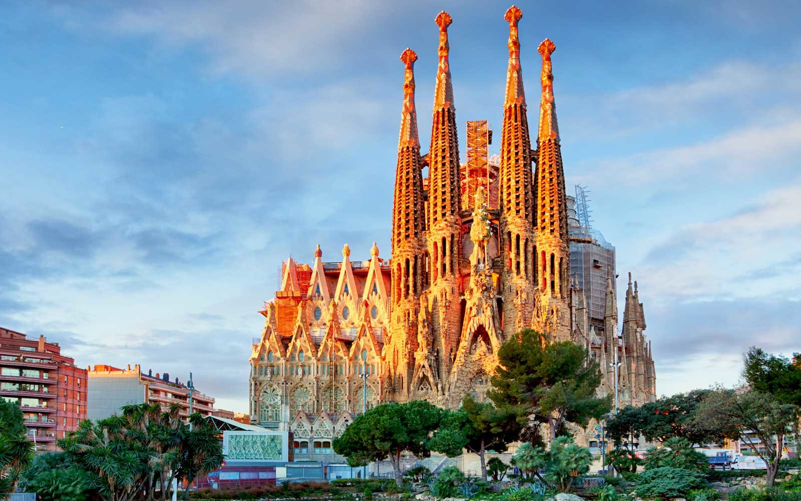 Mengunjungi Sagrada Familia, Bangunan Gereja di Spanyol